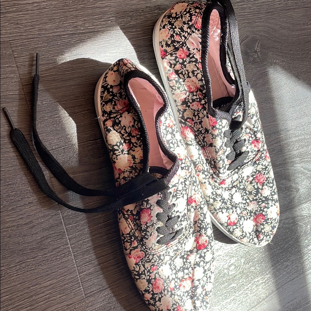 Black and Pink Floral Sneakers RILEY-FLORAL